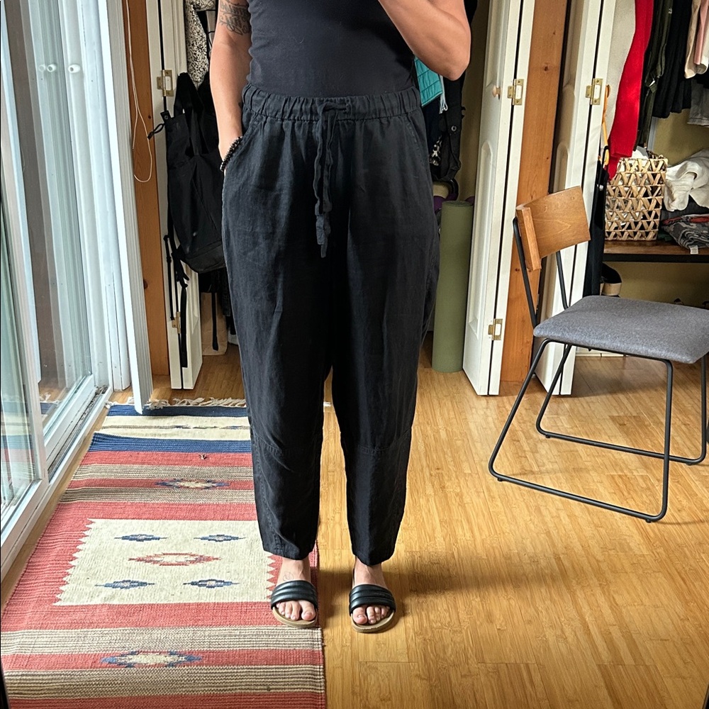 Black Everlane Linen Drawstring Pants
